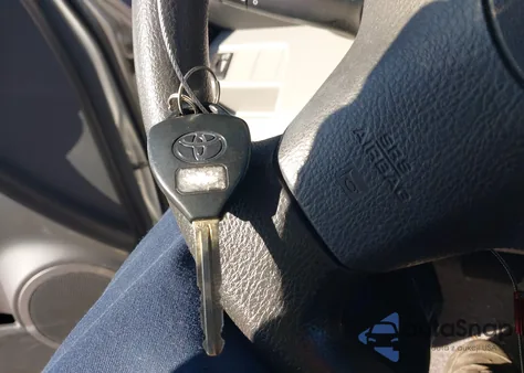 2011 Toyota Rav4 z USA, uszkodzony, nr VIN JTMBF4DV1B5046947